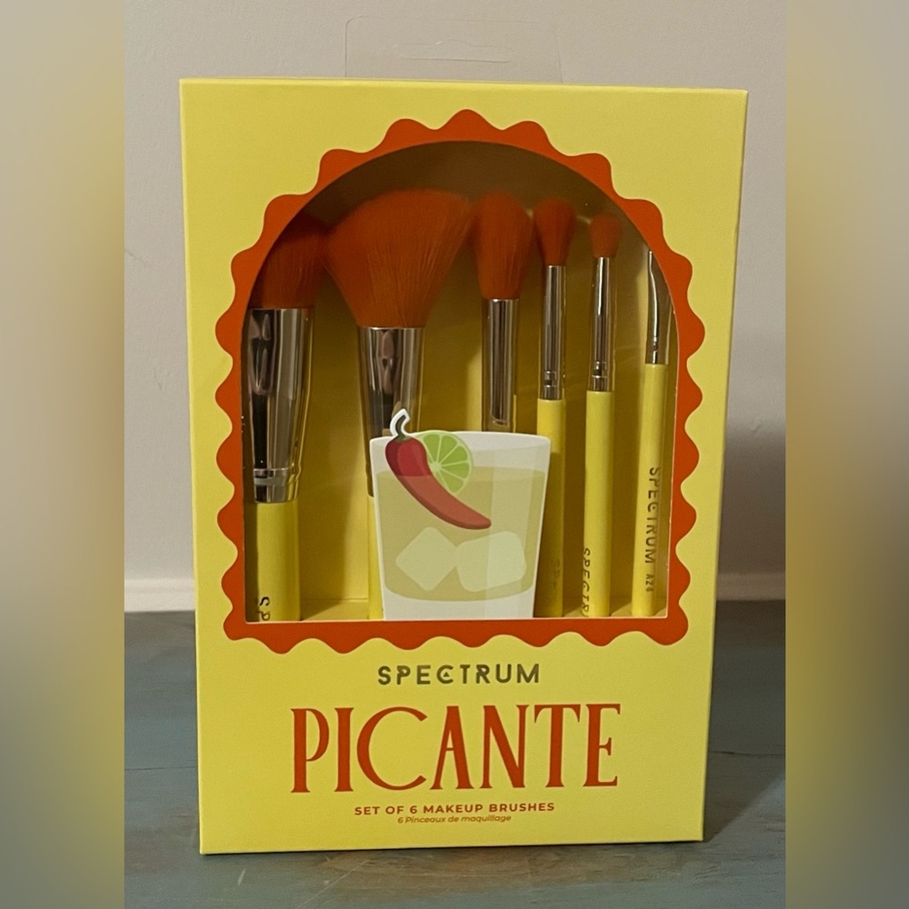 NEW Spectrum Picante Makeup Brush Set